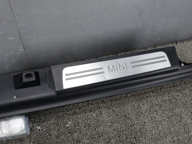 8525　ＢＭＷ ミニ クロスオーバー R60　ZA16　フロントバンパー　フォグ/グリル付　B15　（JK5-2）　 R60 ミニ ZA16 ＭＩＮＩ（ＭＩＮＩ）の価格 クーパー クロスオーバー（R60）試乗評価高い実用性と薄まっ
