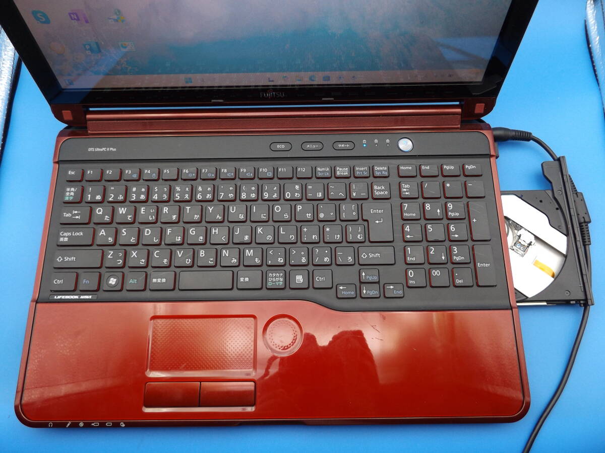 Win11★i5＋SSD128GB★めっちゃきれいな赤い富士通LIFEBOOK♪ 新品SSD512GB【Core i7】Win11 Ver.24H2☆富士通LIFEBOOK/AH56/E