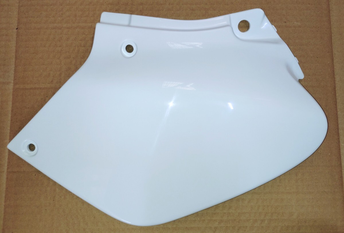 ホンダ XR250 MD30 用 左右サイドカバー セット 未使用品 XR250 MD30 純正 XR250R ホンダXR250純正サイドカバー左右 サイドカバーの中古