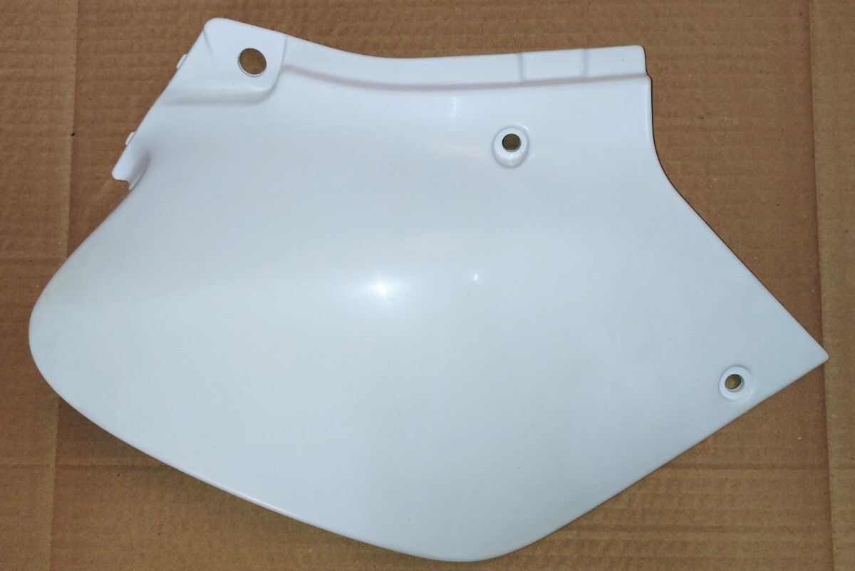 ホンダ XR250 MD30 用 左右サイドカバー セット 未使用品 XR250 MD30 純正 XR250R ホンダXR250純正サイドカバー左右 サイドカバーの中古