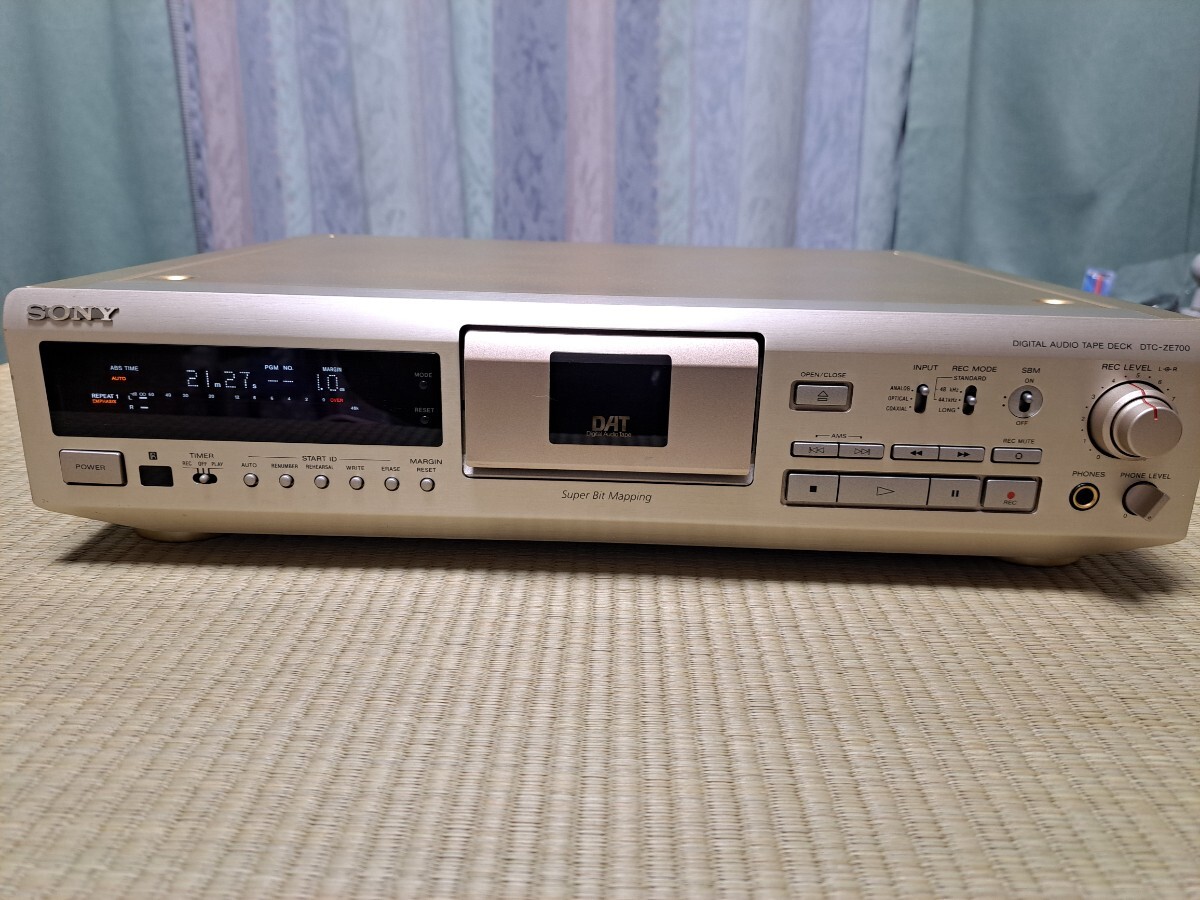 DATデッキ sony DTC―ZE 700ゴ－ルドSBM 搭載機 保証付き SONY DAT デッキ DTC-ZE700 DTC-ZE700 SONY DATデッキ