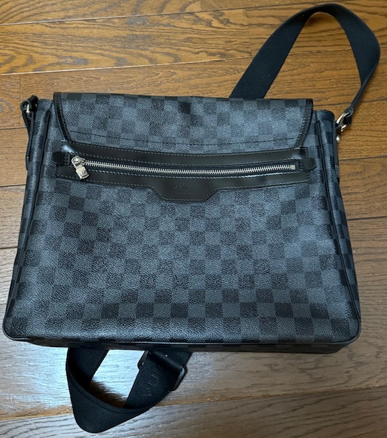 LOUIS VUITTON ルイ ヴィトン ダミエグラフィット ダニエルMM