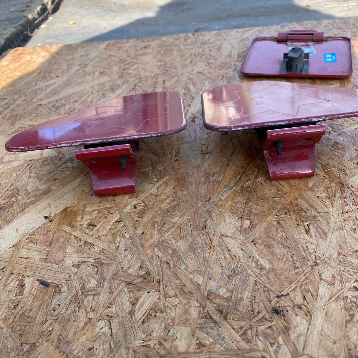 トヨタ　ランドクルーザー40？　給油口 ☆ランクル４０、蹴とばし窓左右セットと給油口 ブラスト トヨタ 適用 公式通販 ランドクルーザープラド・70系）by