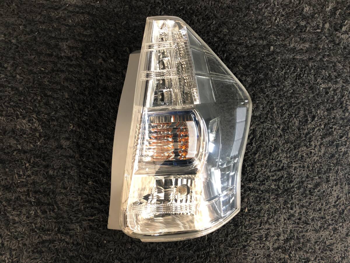 ZVW40 ZVW41 プリウスα テールランプ トヨタ LED アルファ | 前期 右 