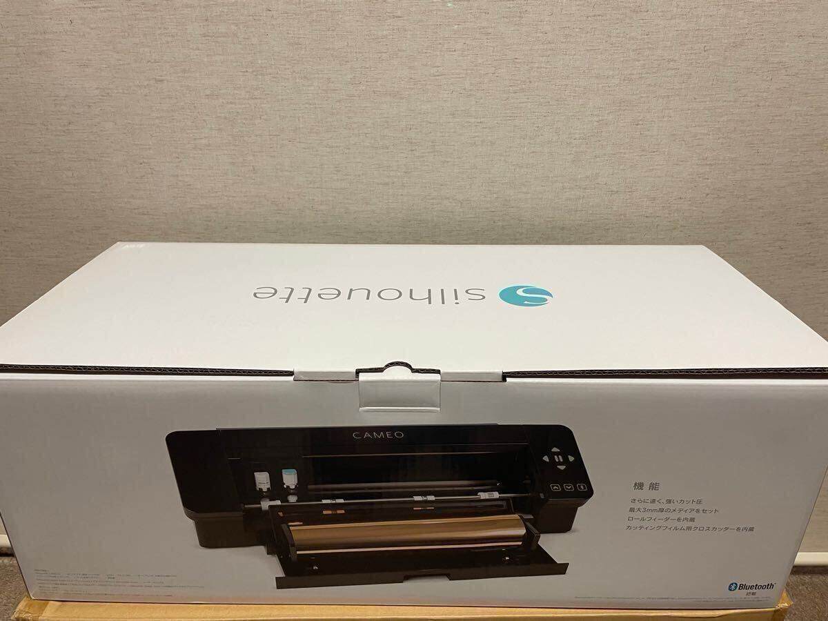 Silhouette CAMEO 4 ホワイト　おまけ多数 Silhouette CAMEO 4 ホワイト おまけ多数 Silhouette Cameo 4 Bundle