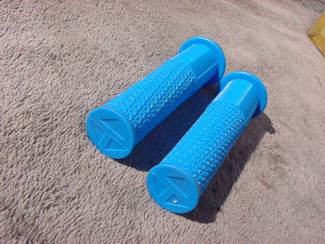 TAG Metals T1 Braap LOCK-ON Grips Blue 新品未使用_2