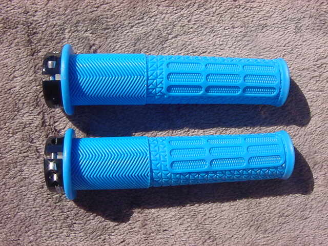 TAG Metals T1 Braap LOCK-ON Grips Blue 新品未使用_3