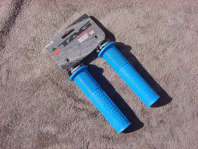 TAG Metals T1 Braap LOCK-ON Grips Blue 新品未使用_6