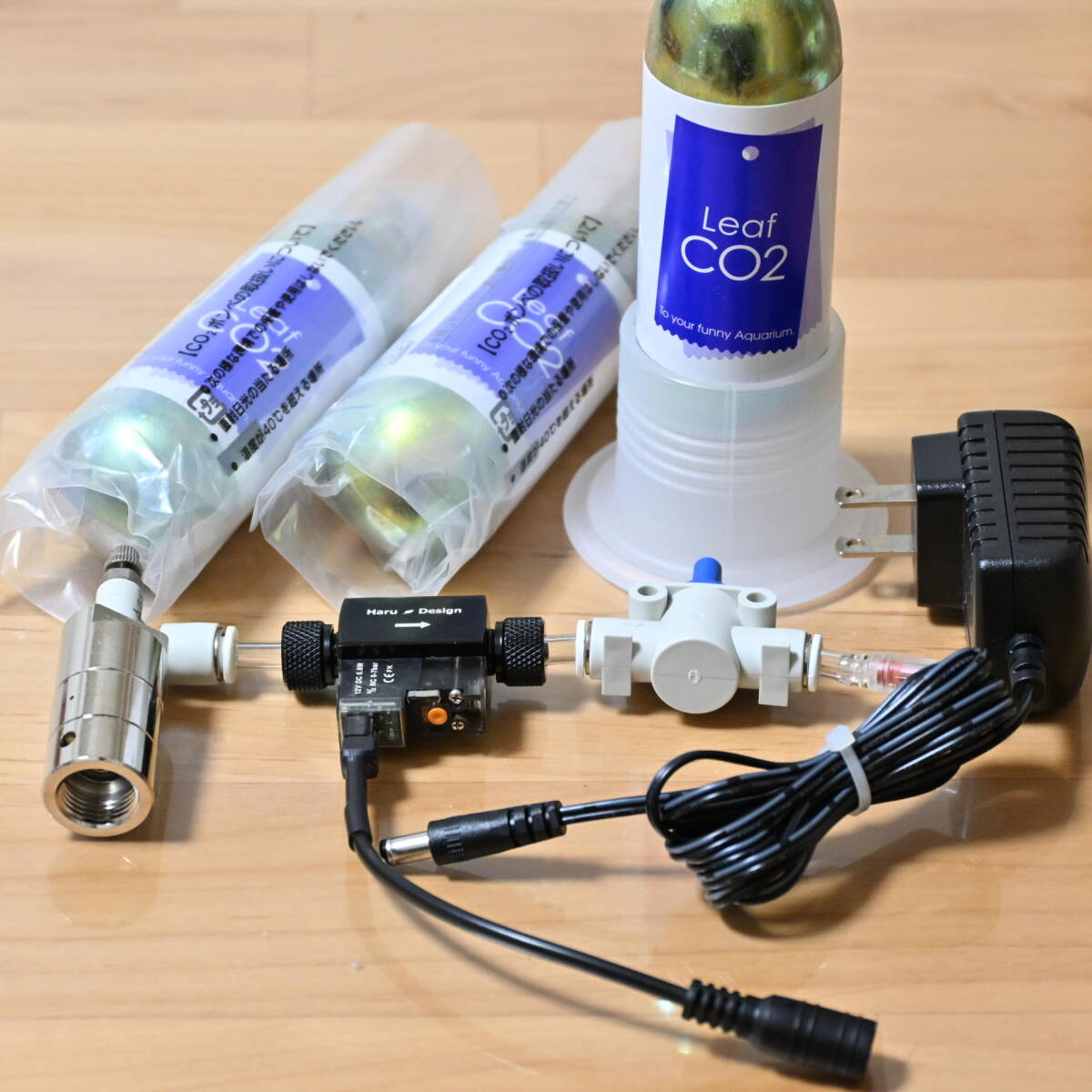 100%新品，新作 チャームCharm Leaf CO2ボンベ 74g 3本 おまけ CO2用電磁弁付き(ボンベ)｜売買されたオークション情報、yahooの商品情報をアーカイブ公開 - オークファン CO2添加システム