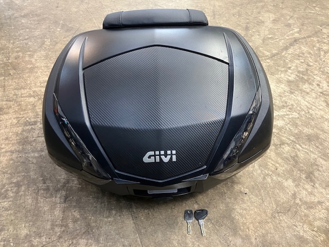 ☆ＧＩＶＩ・ジビ製☆モノキータイプ☆Ｖ４７☆リアボックス・トップケース・キャリアボックス☆