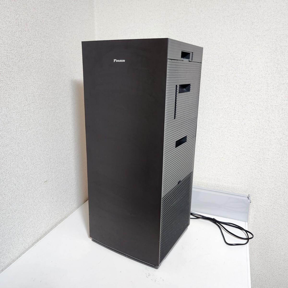 使用期間半年 クリーニング済み DAIKIN ダイキン MCK70ZBK-T MCK70Z 加湿空気清浄機 床置型 ストリーマ空気清浄機 ブラック 2022年製