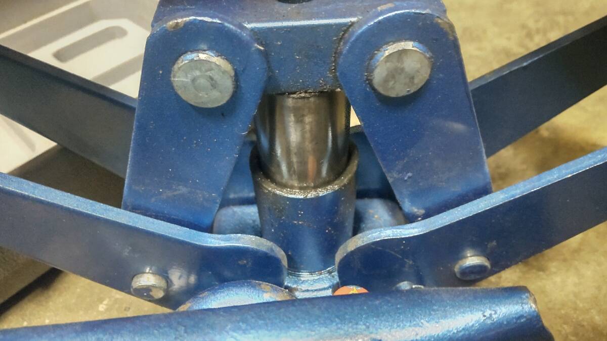 大自工業 F-24 らくらくジャッキ Mleltec メルテック 1t 油圧式 ハードケース付き _2