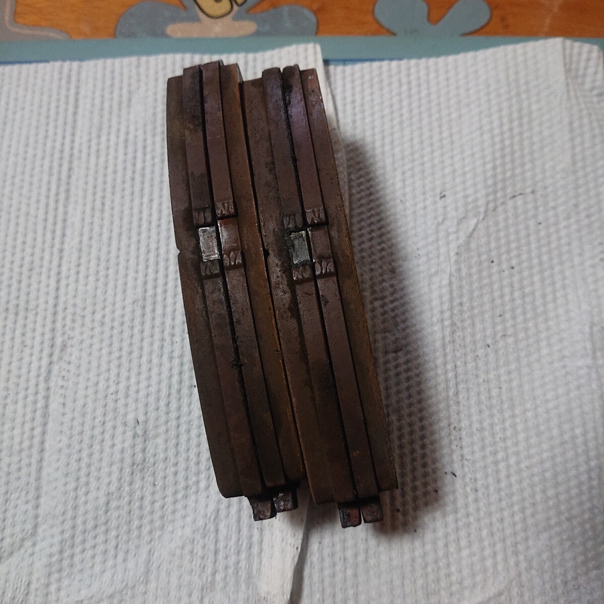 200系ハイエース　フロントブレーキパッド　中古_2