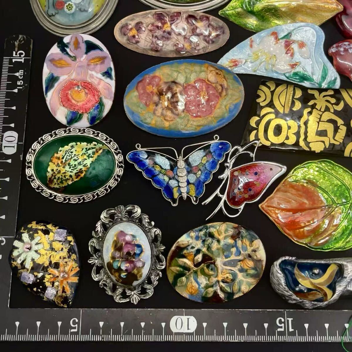 1円 ヴィンテージ レトロ 美術 七宝焼 エナメル 焼き物 ブローチ 50個まとめて 大量セット 色柄多数 伝統工芸品 アクセサリーまとめ_5