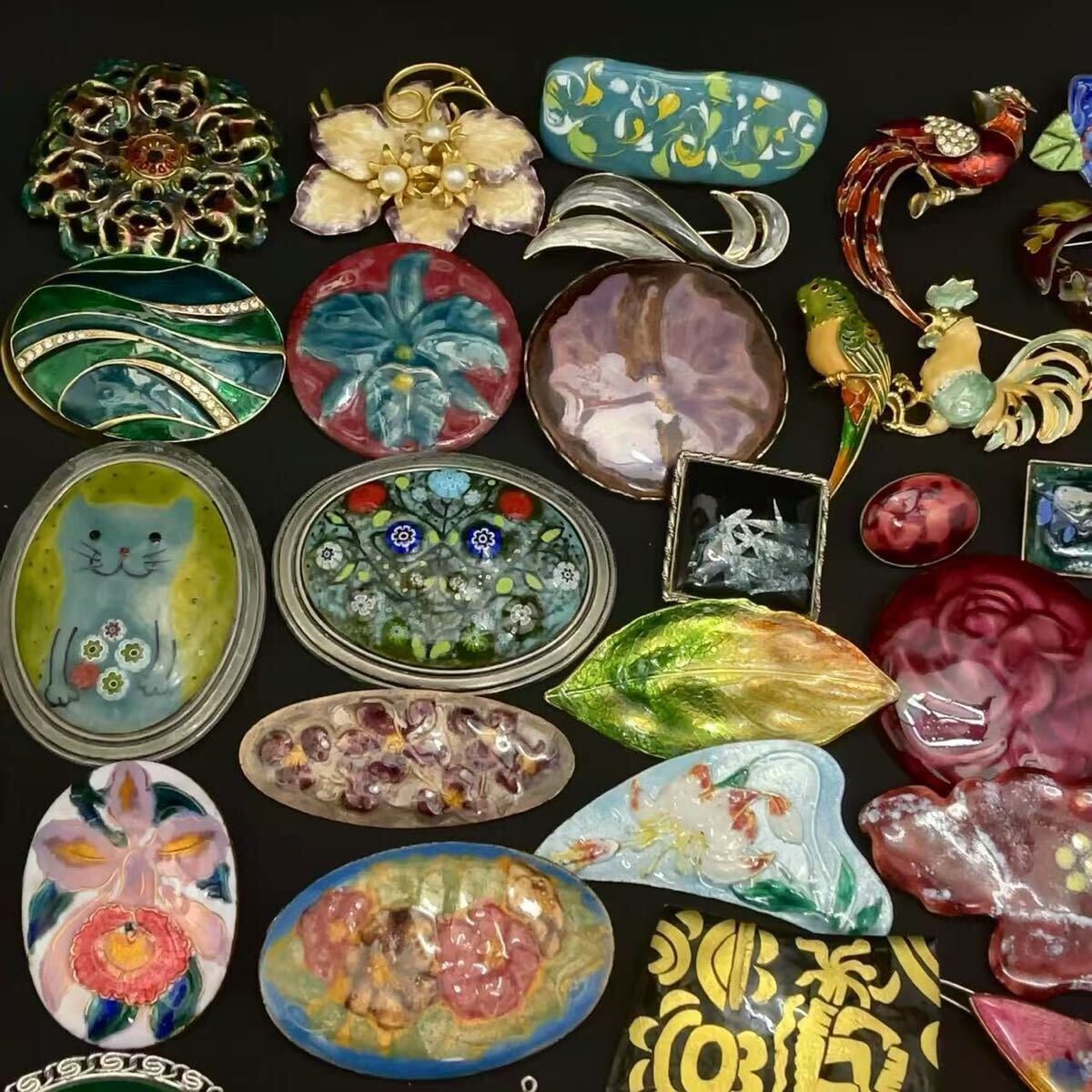 1円 ヴィンテージ レトロ 美術 七宝焼 エナメル 焼き物 ブローチ 50個まとめて 大量セット 色柄多数 伝統工芸品 アクセサリーまとめ_9