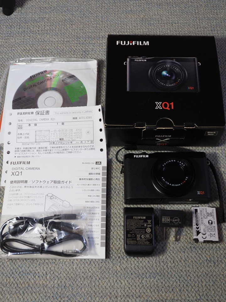★★★フジフィルム　FUJIFILM XQ1　コンパクトカメラ　美品★★★_1