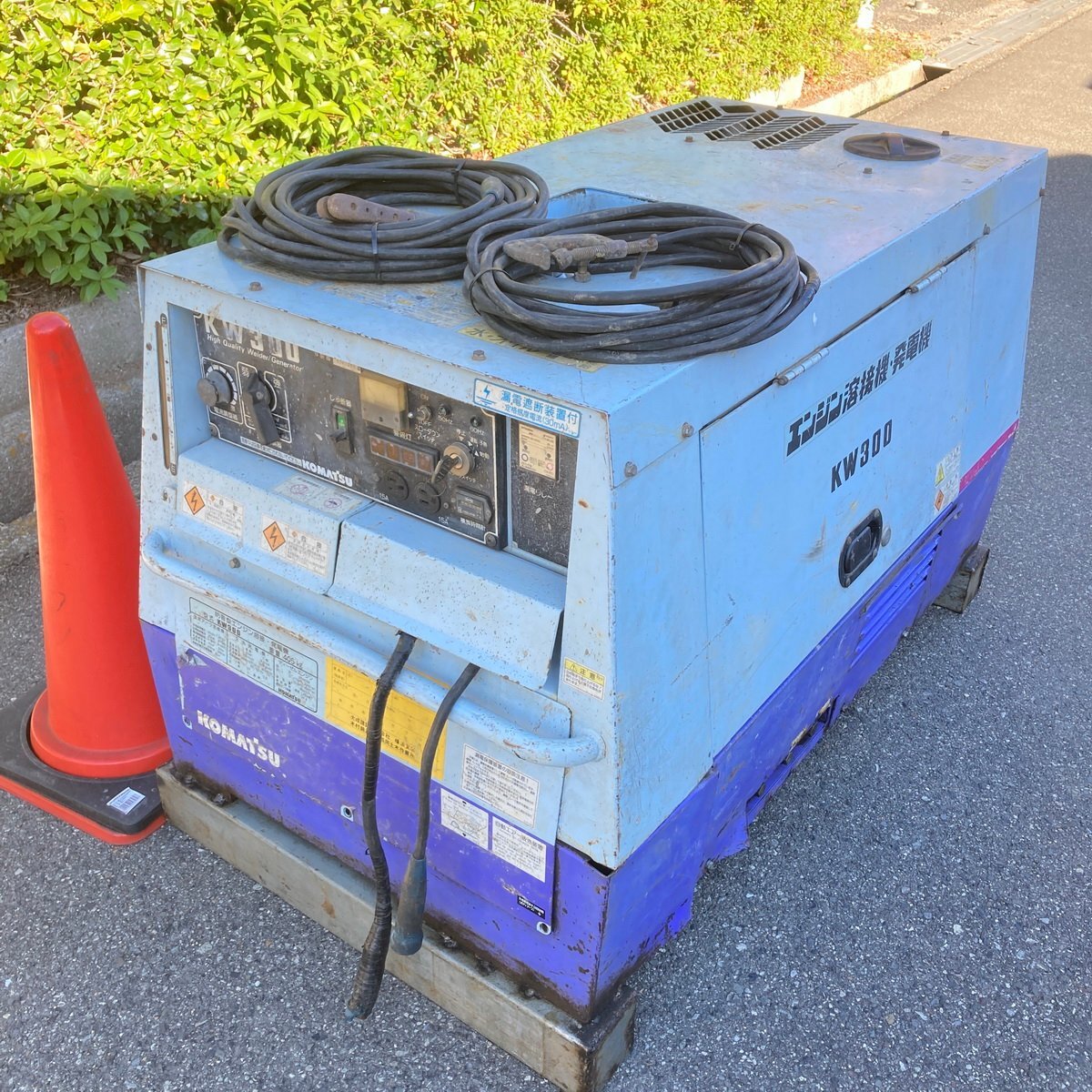 尾清i529 コマツ 『出力20.5PS』 防音型エンジン溶接発電機 エンジン