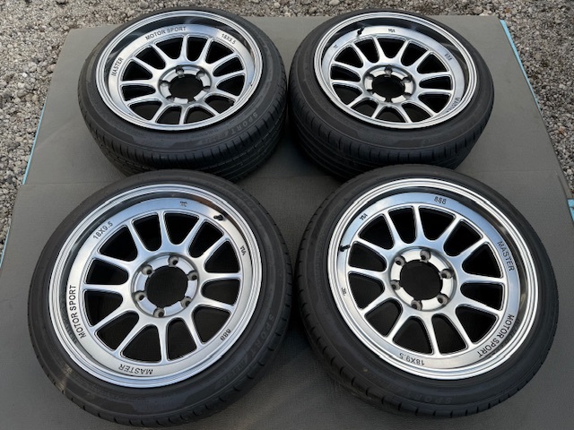 トヨタ ハイエース、日産 キャラバン等対応 モータースポーツホイール