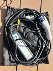 充電ケーブル　日産　電気自動車　PHV