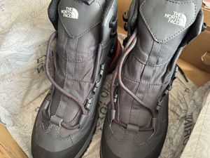 ノースフェイス トレッキングシューズ　クレストン　ミッドフューチャーライト　NF52020