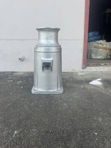 岩崎工業　12ボルト　アンカーウインチ　巻上げ機