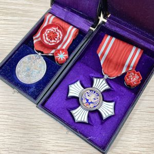 赤十字社特別社員章の値段と価格推移は？｜35件の売買データから赤十字