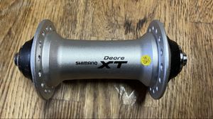 中古品 シマノ XT フロント ハブ SHIMANO 32H 100㍉ 軸8.9㍉ クイックなし
