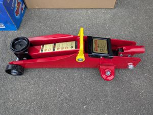 フロアジャッキ　油圧式（最大荷重2ｔ）