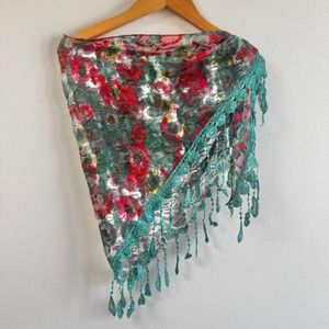 ベリーダンス ヒップスカーフ 衣装 刺繍 花柄 ダンス 大判 三角スカーフ 緑×赤 フリンジ