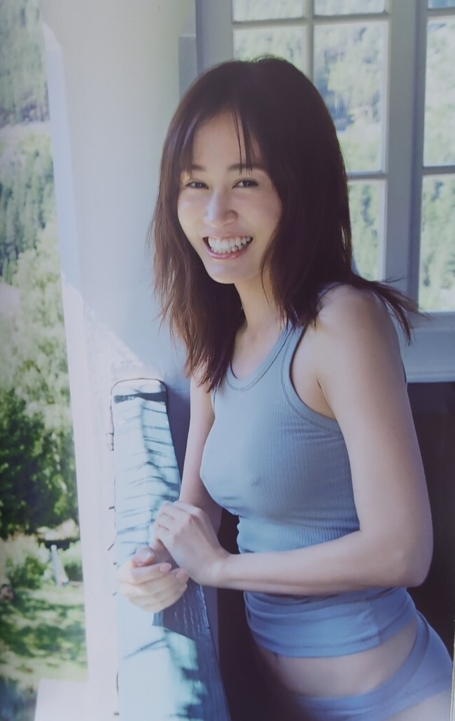 直筆サイン本】前田敦子 写真集(ま行)｜売買されたオークション情報