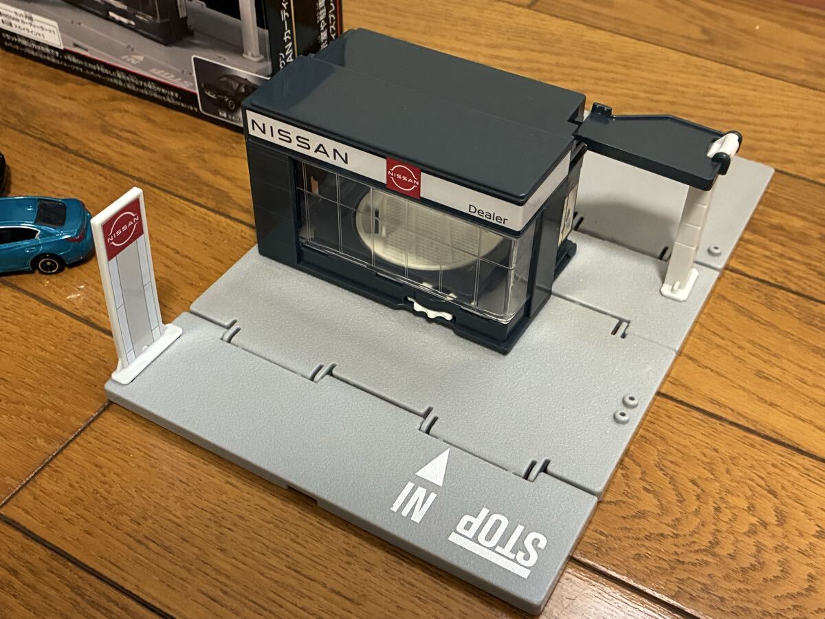 トミカくじ 第3弾 04 トミカタウン NISSAN カーディーラー / ローソン