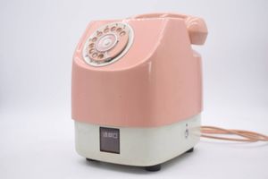 ピンク電話のYahoo!オークション(旧ヤフオク!)の相場・価格を見る