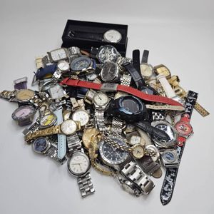 時計 デジタル ジャンクのYahoo!オークション(旧ヤフオク!)の相場