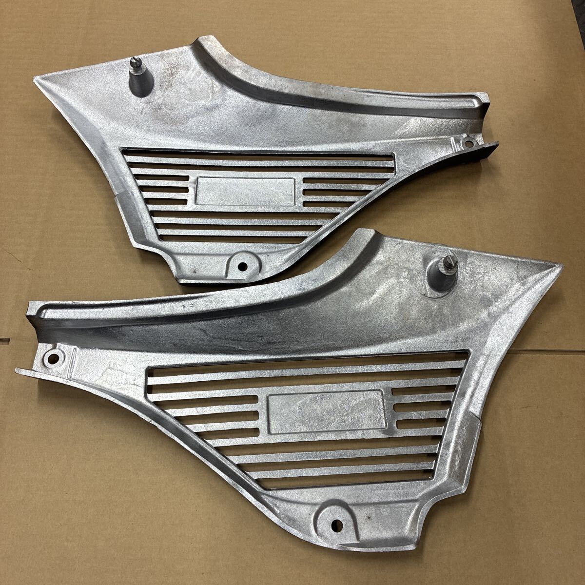 GPZ400F GPZ550F アルフィンカバー サイドカバー サイドビュー 逸品