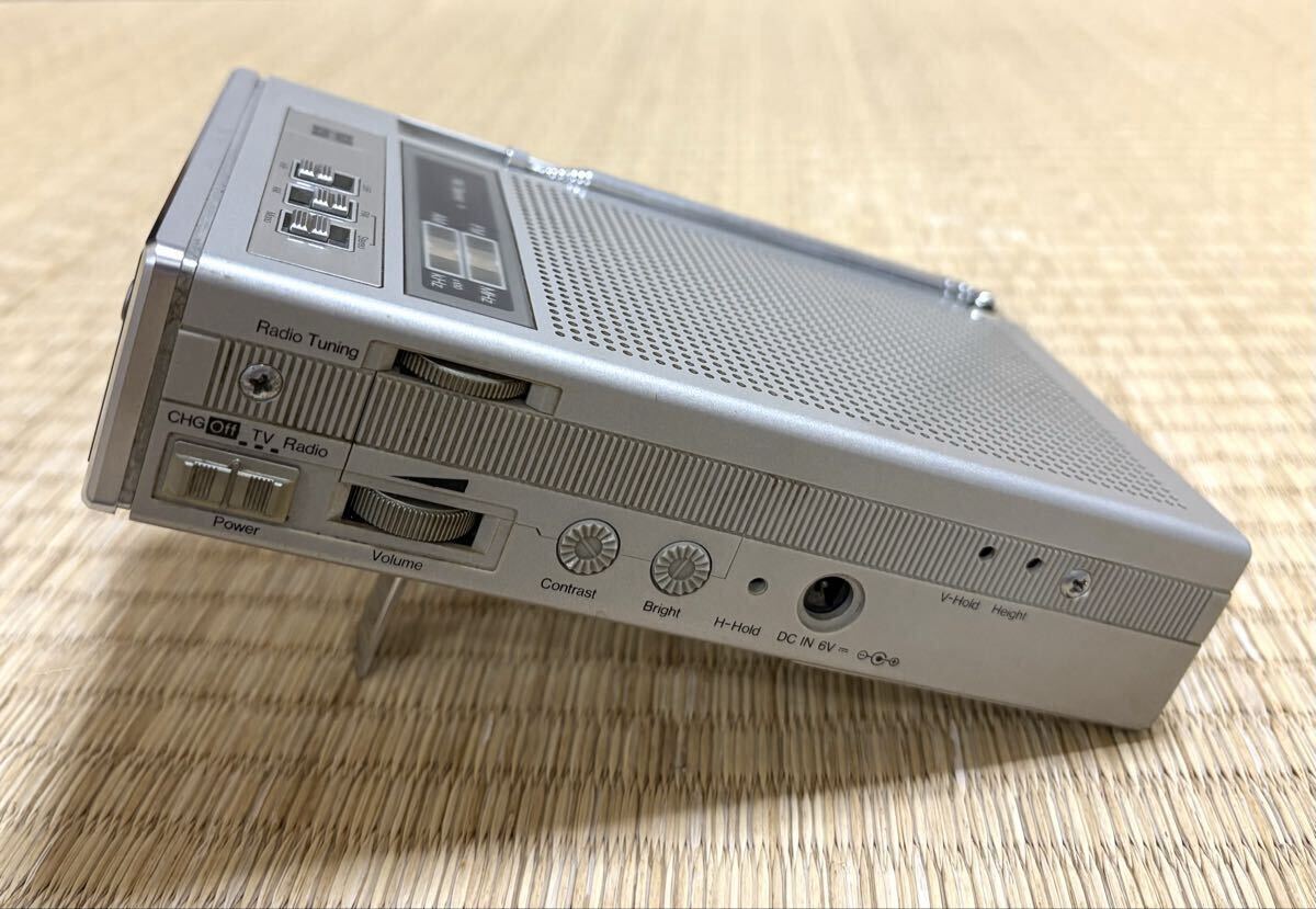 希少 当時物【1982年製/ナショナル TR-1020 白黒テレビ付 AM/FM