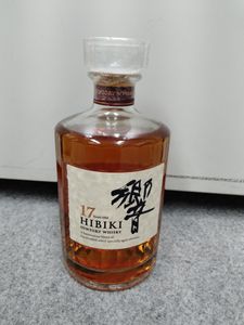 響 17年(箱無し)の平均価格は49,114円｜ウイスキーの価格相場・買取価格