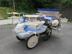 農業 NO.50-2634(新潟) イセキ田植機 PQZ5後輪 リア 補助車輪 タイヤ