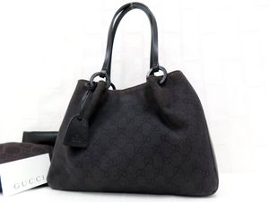 【美品】GUCCI アクセサリーポーチ デニム シェリーショルダー 肩掛け 黒 バッグ デニム グッチの値段と価格推移は？｜15件の売買データから
