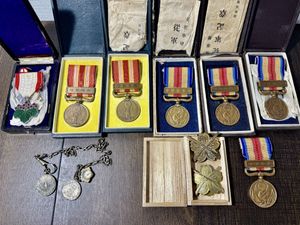 旧日本軍勲章の値段と価格推移は？｜99件の売買データから旧日本軍勲章
