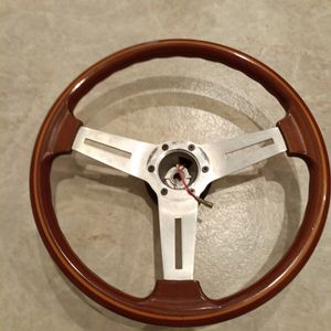 パーソナルウッドステアリングの値段と価格推移は？｜4件の売買データ