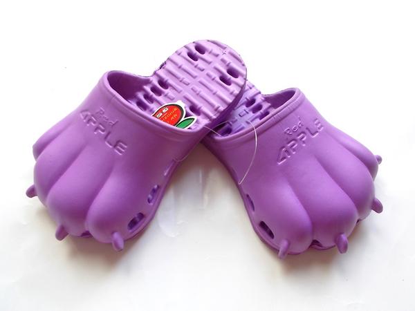 18 今話題の 怪獣サンダル クロックス風 紫 猫足 恐竜 18cm 売買されたオークション情報 Yahooの商品情報をアーカイブ公開 オークファン Aucfan Com