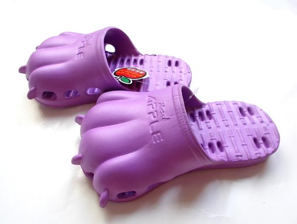 18 今話題の 怪獣サンダル クロックス風 紫 猫足 恐竜 18cm 売買されたオークション情報 Yahooの商品情報をアーカイブ公開 オークファン Aucfan Com