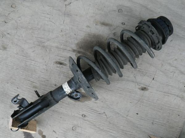 ●即決●GE8●フィット●フロント右ストラット●