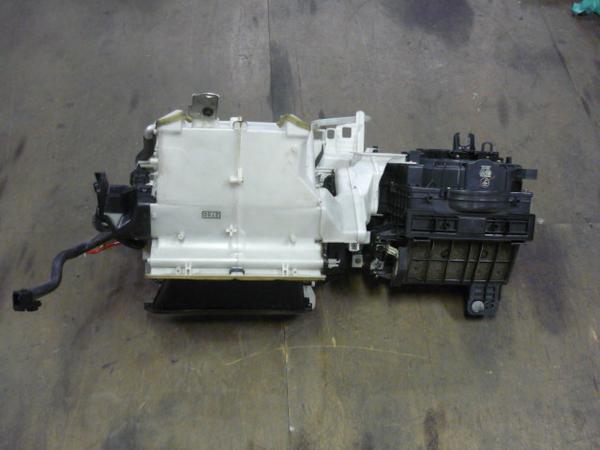 マジェスタ　JZS177 ヒーターユニットケース