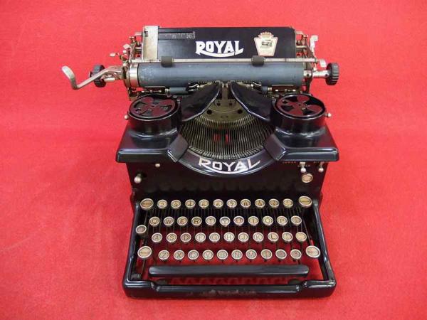 S213 アンティーク 昭和初期 Royal タイプライター Gx タイプライター 売買されたオークション情報 Yahooの商品情報をアーカイブ公開 オークファン Aucfan Com