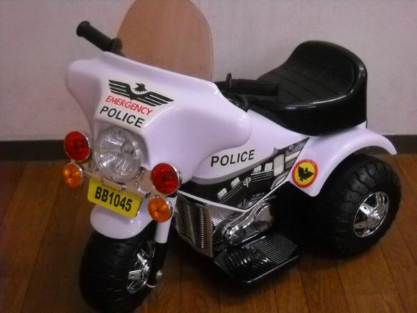 楽しい 電動乗用玩具 白バイの電動おもちゃ 乗用玩具 売買されたオークション情報 Yahooの商品情報をアーカイブ公開 オークファン Aucfan Com