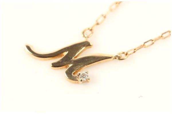 オデュース4℃　K10YGダイヤイニシャルMネックレス[LACJ60460]