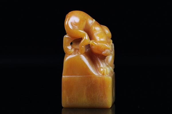 故宮保管委員会 本田黄石製 猛虎彫刻 印材 印鑑 10cm A1514