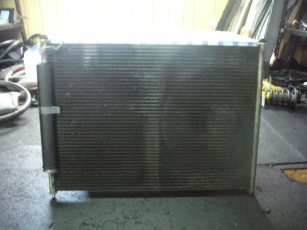 (6272-A)エルグランド（E51）コンデンサー