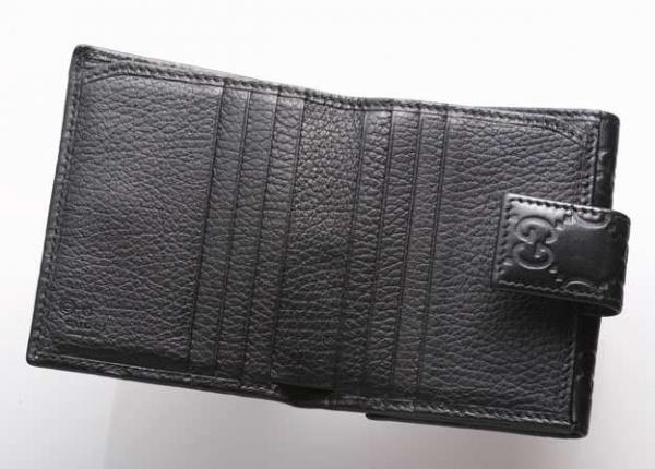 Y5010E 本物 グッチ シマ 本革 Ｗホック 二つ折 財布 良品